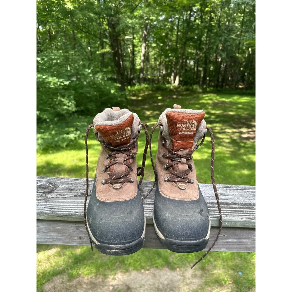 The North Face Chilkat Men 9.5 Waterproof Primaloft Winter Snow Boots Brown hike